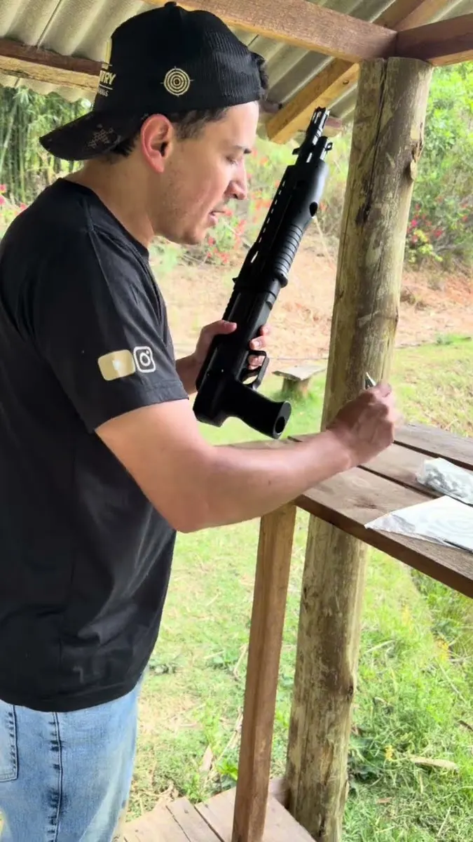Teste de shotgun de pressão no estande externo